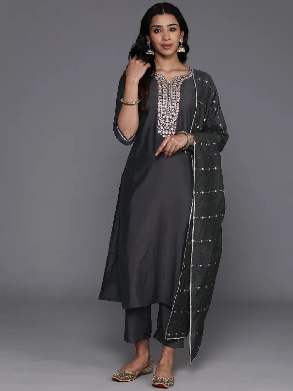 Women's Jumpsuits with Peter Pan CollarGrey Yoke Design Silk Blend Straight Suit With Dupatta